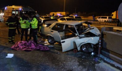 Mersin'de gişelerdeki bariyere çarpan otomobildeki 2 kişi öldü, 4'ü çocuk 5 kişi yaralandı – Güncel haberler