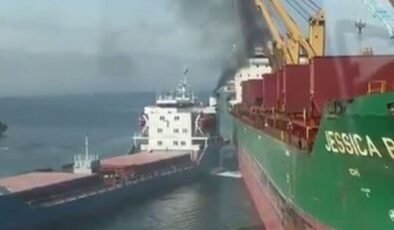Bursa’da limanda 2 geminin çarpıştığı anlar kamerada
