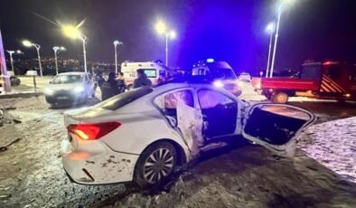 Elazığ’da iki otomobil çarpıştı: 1 ölü, 2 yaralı
