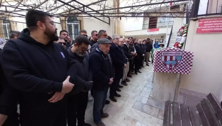 İbrahim Tatlıses’in davulcusu Ahmet İzgi, son yolculuğuna uğurlandı