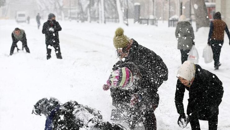 İstanbul’da bugün de okullar tatil
