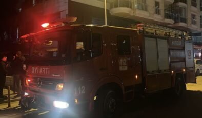 Kafedeki yangında 2 çalışan dumandan etkilendi