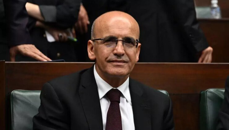 Mehmet Şimşek: Bütçe faize gidiyor demek için ya kötü niyetli olmak ya da rakamlara bakmamak lazım
