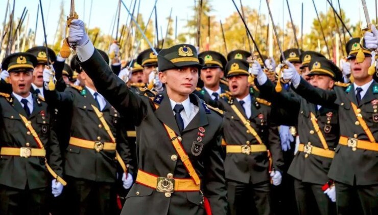 Sessiz sedasız gittiler! TSK’dan ihraç edilen teğmenlerden dikkat çeken ziyaret