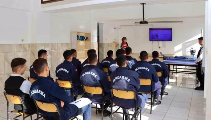 Sinop’ta Askerlere Evlilik Öncesi Semineri Düzenlendi