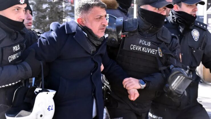 Van’da izinsiz yürüyüşe polis müdahalesi: 172 gözaltı