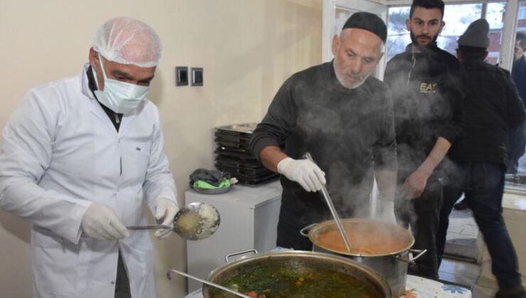 Gümüşhane’de bir köyde 21 yıl önce başlatılan iftar geleneği sürdürülüyor
