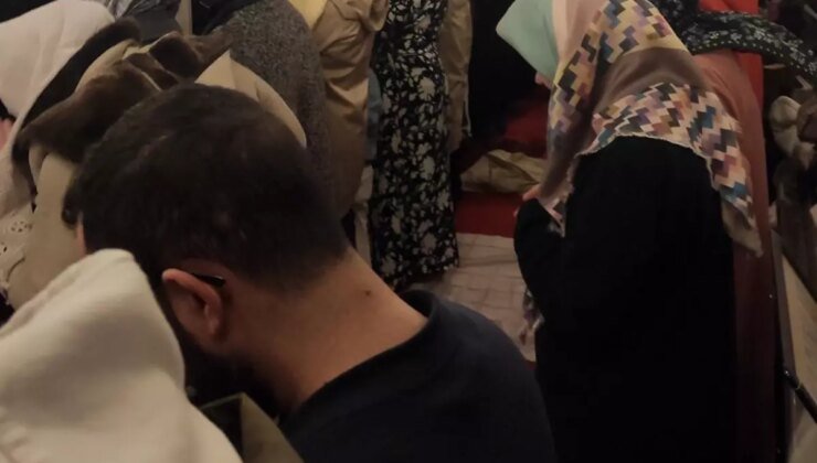 İstanbul’daki camide tartışmalara yol açan fotoğraf