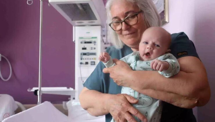 41 Yıldır Doğum Yaptıran Ebe, Normal Doğumu Tavsiye Ediyor