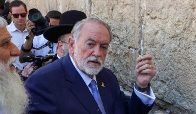 ABD’nin yeni İsrail Büyükelçisi Huckabee İran’ı tehdit etti