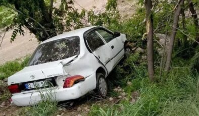 Adıyaman’da Kontrolden Çıkan Otomobil Şarampole Yuvarlandı