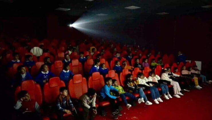 Ağrı’da 200 Çocuk Sinema ile Tanıştı
