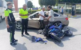 Antalya’da Motosiklet Otomobille Çarpıştı, Sürücü Yaralandı