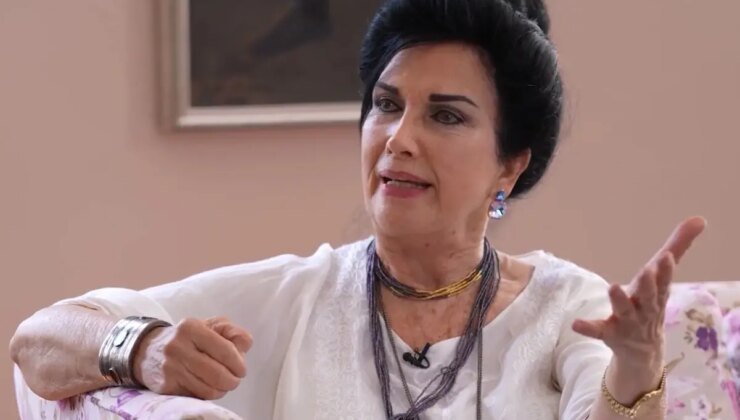 Aşk-ı Memnu dizisinin emektar ismi Zerrin Arbaş görkemli villasının kapıları açtı