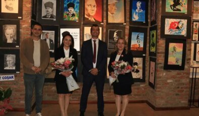Atatürk Lisesi Öğrencilerinin Sıra Dışı Resim Sergisi Sanatseverlerle Buluştu