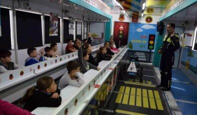 Balıkesir’de Çocuklara Trafik Eğitimi Verildi