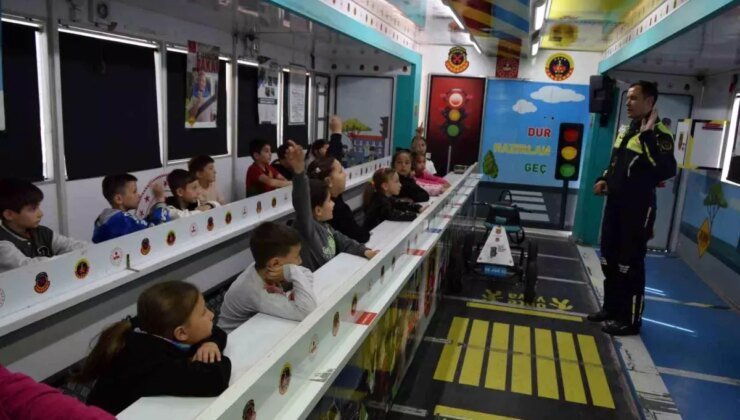 Balıkesir’de Çocuklara Trafik Eğitimi Verildi