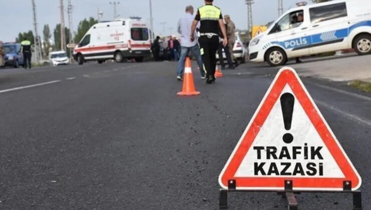 Bitlis’te minibüs ile otomobil kafa kafaya çarpıştı