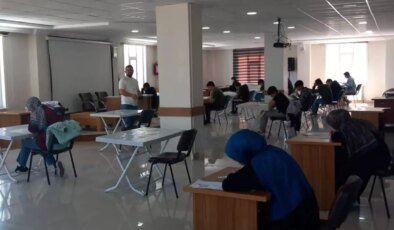 Bozkır’da Umre Ziyareti Ödüllü Gençlik Bilgi Yarışması Düzenlendi