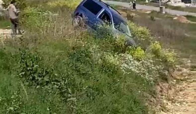 Bursa’da El Freni Çekilmeyen Otomobil Şarampole Uçtu