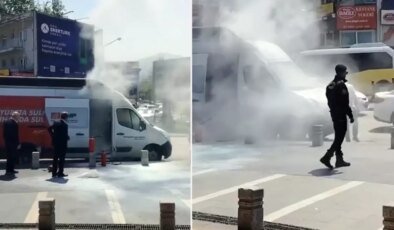 CHP seçim aracı kent merkezinde alevlere teslim oldu
