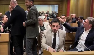 CHP’li kadın meclis üyesine hakaret eden belediye başkanı hakkında karar verildi