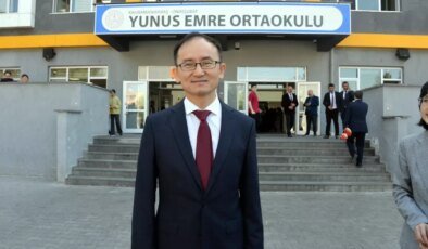 Çin Büyükelçisi Jiang Xuebin, Kahramanmaraş’taki Okula Bilgisayar Bağışladı