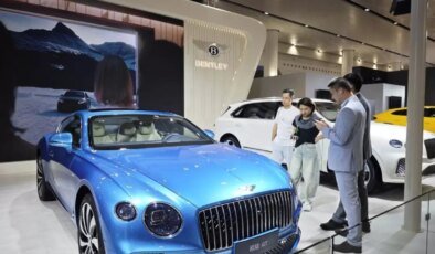 Çin’de Lüks ve Elektrikli Otomobillerin Tanıtıldığı Fuar Açıldı