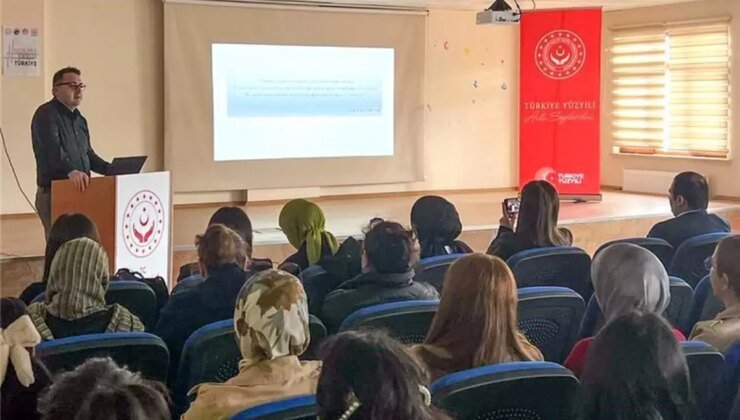 Çocukların Gelişimi ve Eğitimi Üzerine Söyleşi Gerçekleştirildi