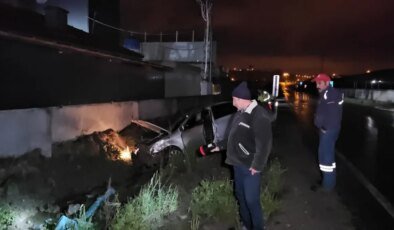 Çorum’da Su Kanalına Düşen Otomobilin Sürücüsü Yaralandı