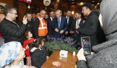 Cumhurbaşkanı Erdoğan, İstanbul’da vatandaşlarla bir araya geldi