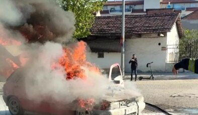 Denizli’de Bakım Sonrası Alev Alan Otomobil Kullanılamaz Hale Geldi