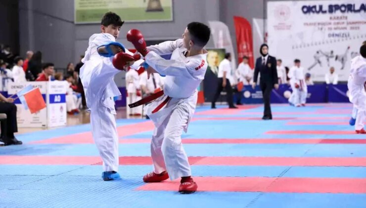 Denizli’de Okul Sporları Karate Şampiyonası Gerçekleşti