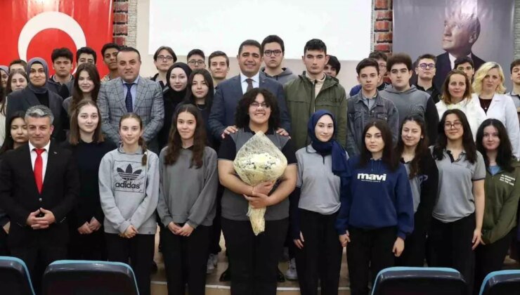 Düzce Valisi Selçuk Aslan, Kariyer Günlerinde Öğrencilerle Buluştu