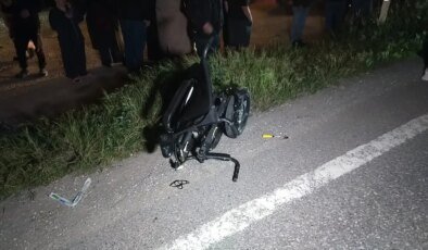 Düzce’de Akülü Engelli Aracına Otomobil Çarptı: Ağır Yaralı