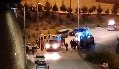 Elazığ’da Elektrik Direğine Çarpan Otomobilde 3 Yaralı