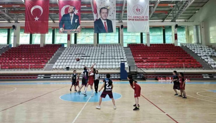 Erzincan’da 23 Nisan Basketbol İl Birinciliği Müsabakaları Düzenlendi