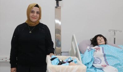 Erzurum’da Ebe, Sezaryenle Doğum Yapan Anneler İçin Özel Emzirme Beşiği Geliştirdi