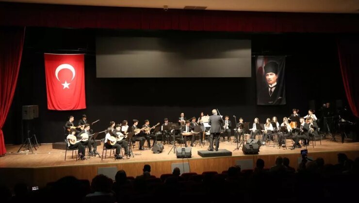 Gençlik Türk Müziği Orkestrası’ndan Etkileyici Konser