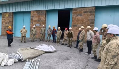Gürpınar’da Güvenlik Korucularına Arama Kurtarma Eğitimi