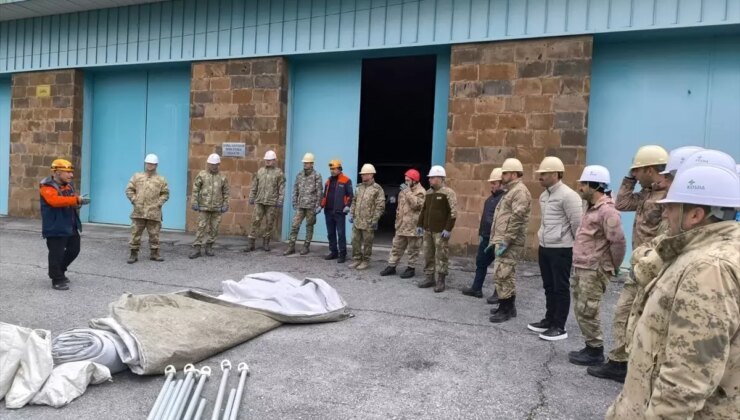 Gürpınar’da Güvenlik Korucularına Arama Kurtarma Eğitimi