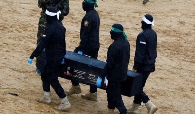 Hamas’tan İsrailli esir ailelerine: Çocuklarınız siyah tabutlar içinde dönecek