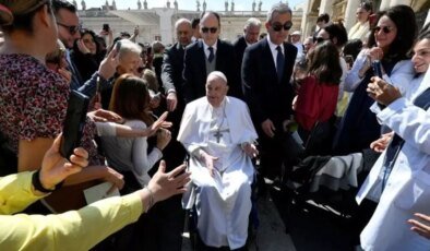 İsrail, Papa Francis için önce taziye mesajı paylaştı sonra sildi