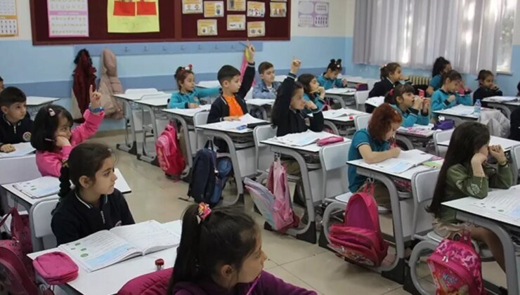 İstanbul’daki depremlerin ardından okullar tatil edilecek mi? Bakan Tekin açıkladı
