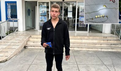 Kağıt toplayıcısı bulduğu ziynet eşyalarını teslim etti, polis restoranda işe yerleştirdi