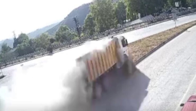 Kamyon uçuruma devrildi! O anlar kamerada