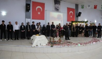 Karaisalı’da Şiir Dinletisi Düzenlendi