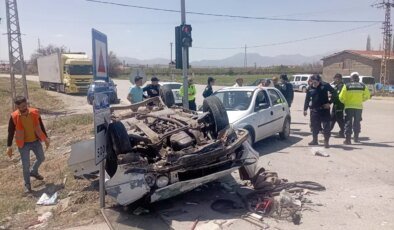 Karaman’da Trafik Kazası: 2 Yaralı