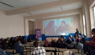 Kars’ta Jandarma, Anne Adaylarına Narkotik Eğitimi Verdi