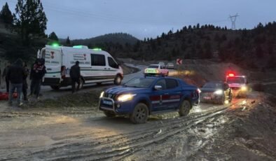Kayalıklardan düşen kişi öldü